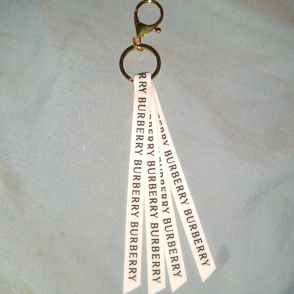 Accessories - Burberry silicone key chain